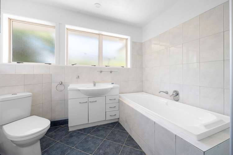 20 Tyrian Close Half Moon Bay_23