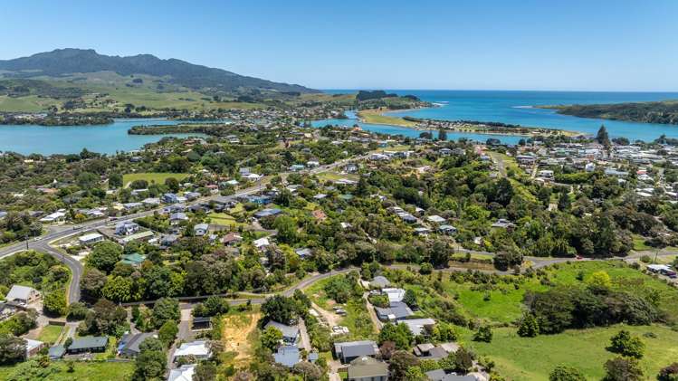 25E Violet Street Raglan_12