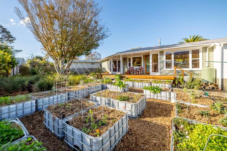 9 Card Crescent Featherston_12