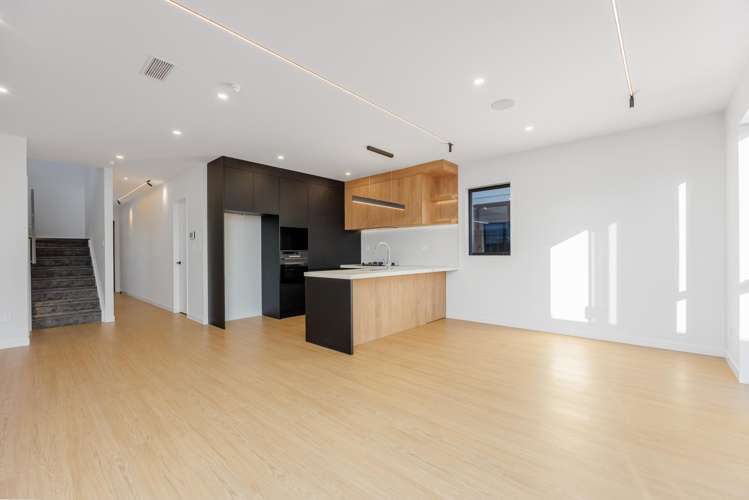 92A Tukutata Crescent_2