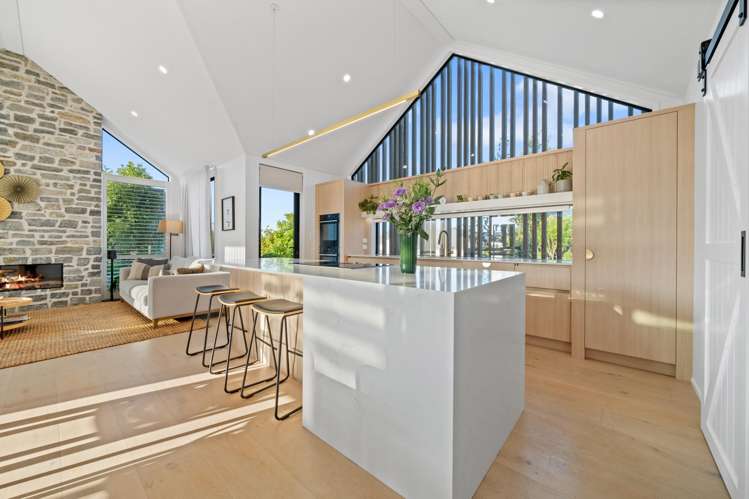 5 Winstone House Road_2