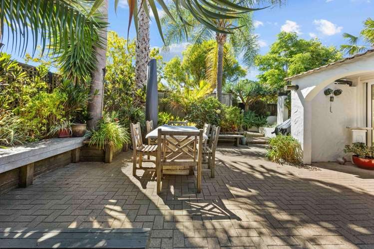 8 Hedge Row Sunnyhills_10