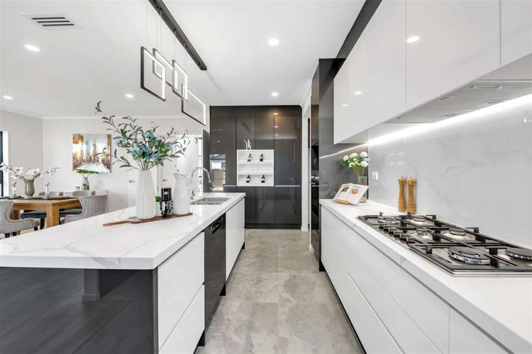 13 Tullymore Drive Flat Bush_11