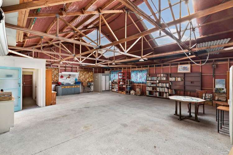 12 Serjeant Street Henderson_13