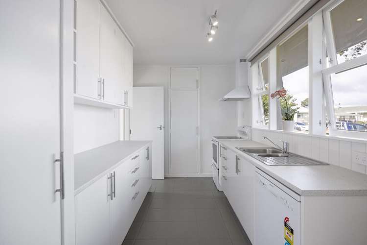 6 Calgher Avenue Waitara_1