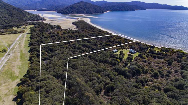 25 Awaroa Bay Awaroa Bay_5