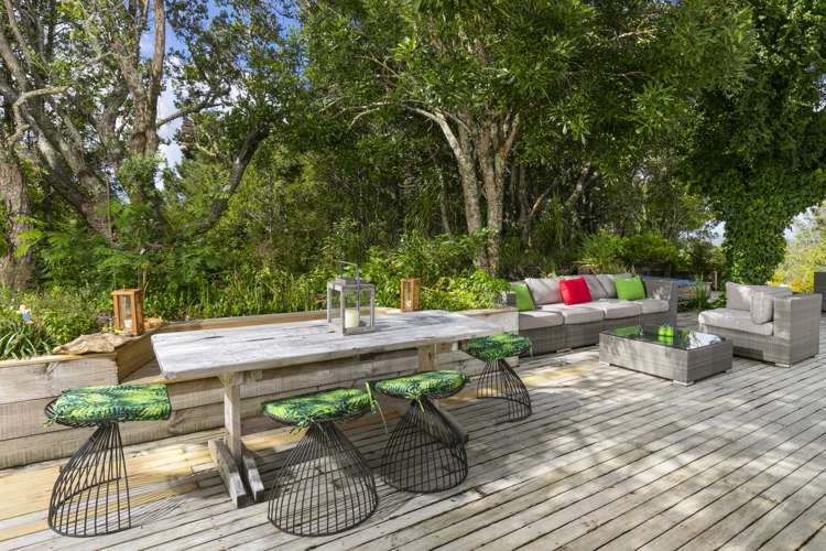 335 Ridge Road Paremoremo_24