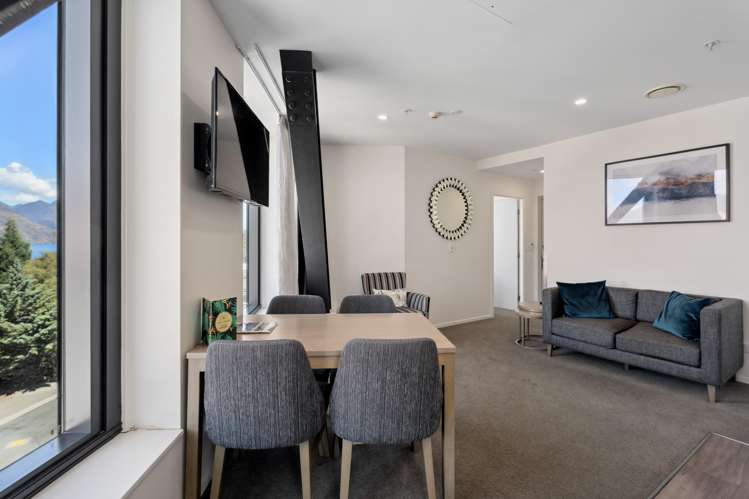 205 (Door 206) Ramada Hotel, 18 Frankton Road_3