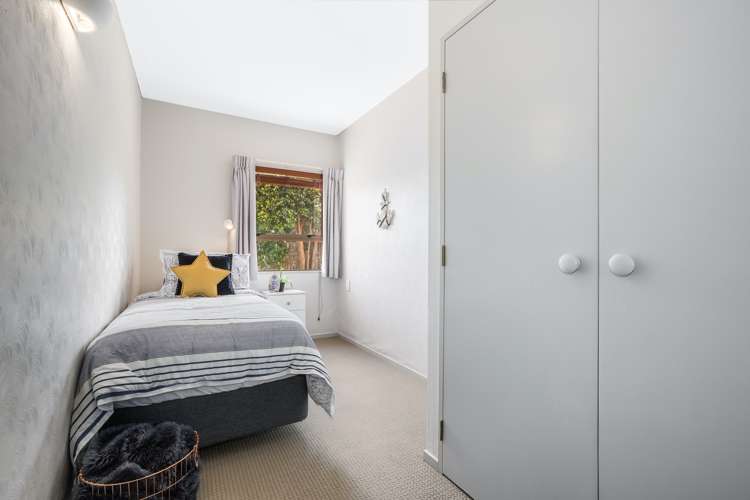 86 Tweed Road Papakowhai_14