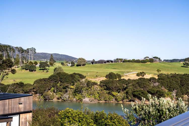 2C Omahina Street Raglan_21