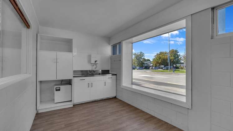 60 - 62 Treffers Road Wigram_4