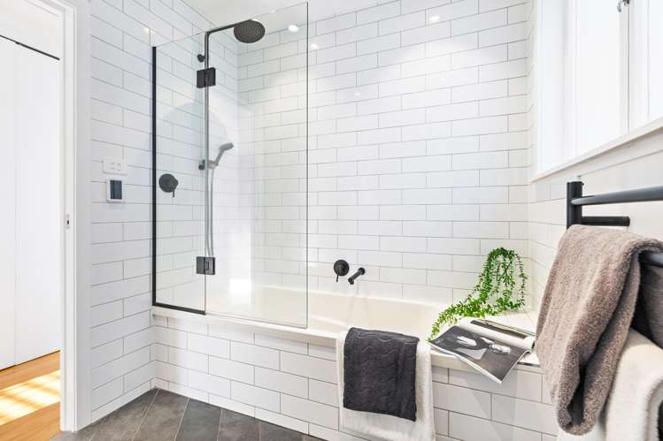 8 Waipani Road Te Atatu Peninsula_16