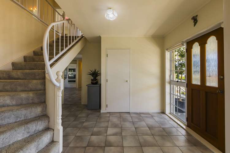 81 Churchill Drive Taradale_16