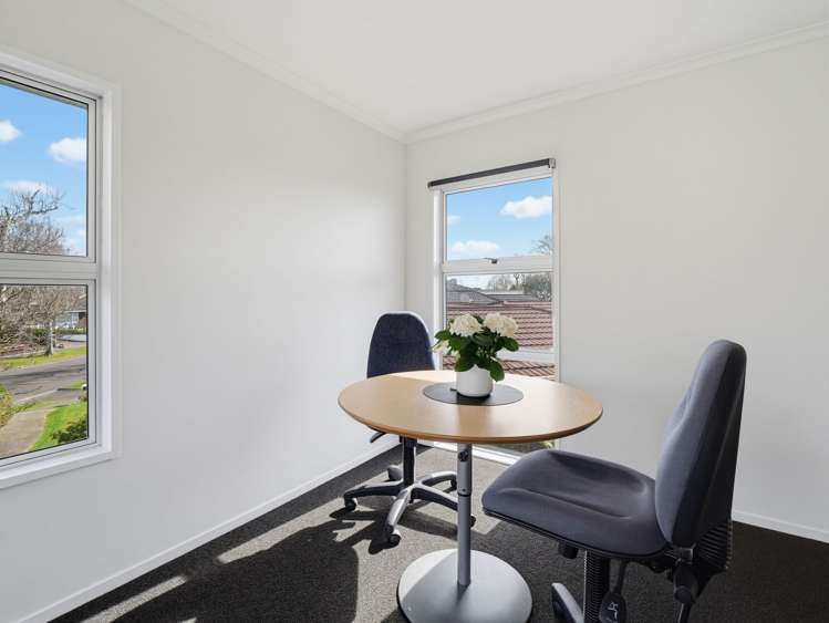 8 Aintree Crescent Awapuni_16