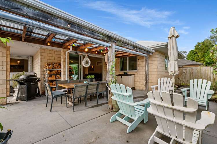 6 Horsley Grove Pyes Pa_12