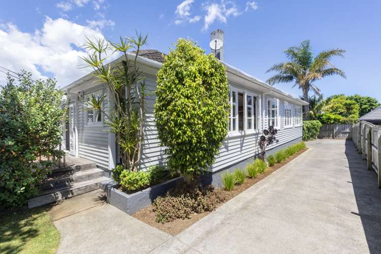 18 Rewi Road Royal Oak_18