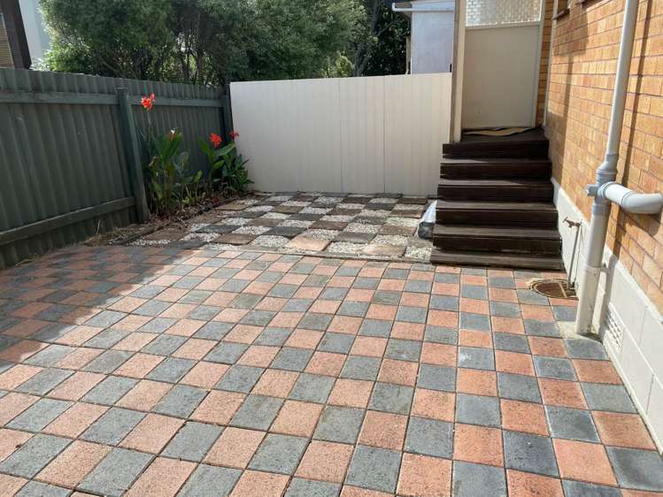 2/1 Botany Road Howick_14