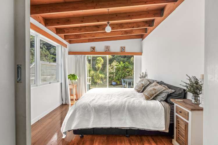 32 Karekare Road Karekare_5