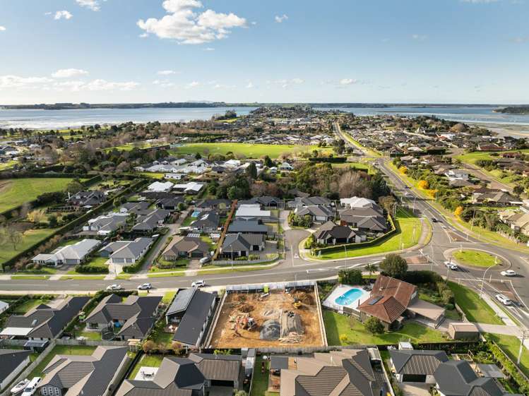 1-8/3 & 5 Kayelene Place Omokoroa_3