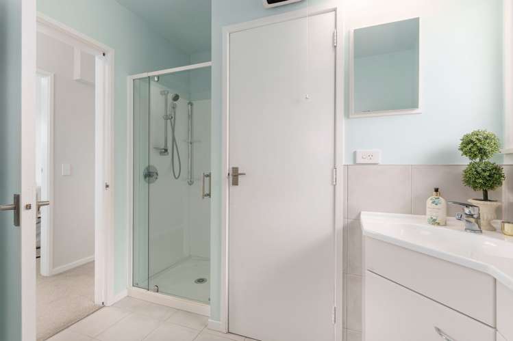 6 Barclay Place Burwood_10