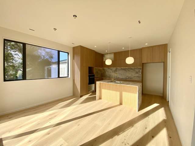 12B Tenterden Ave 1728_4