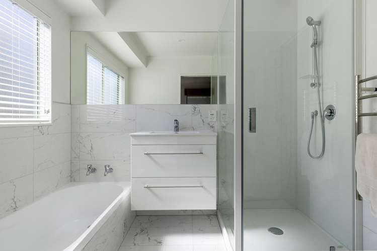 2/93 Rifle Range Road Central_13