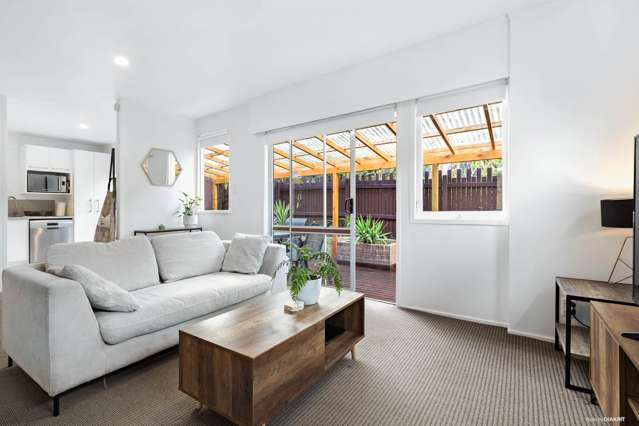 2/58 Peach Road Glenfield_1