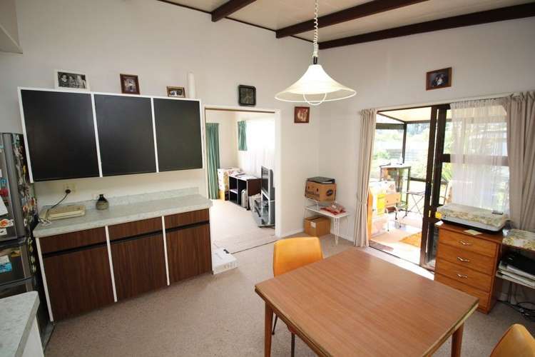 16a Flower Street Bulls_10