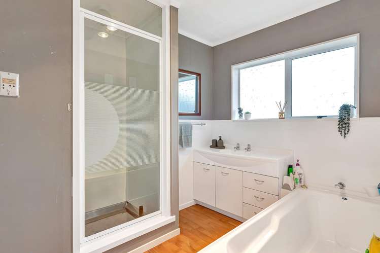 1263 Egmont Road Egmont Village_15