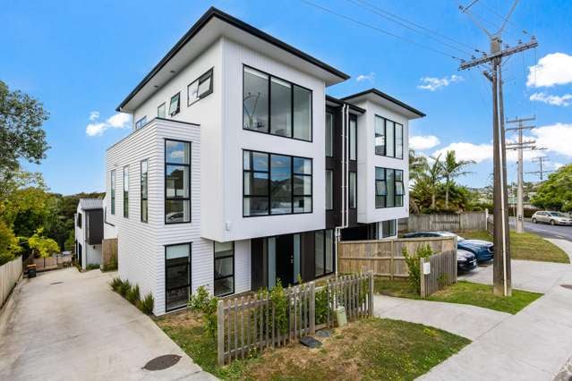 Elegant Family Home and Entertainer's Dream