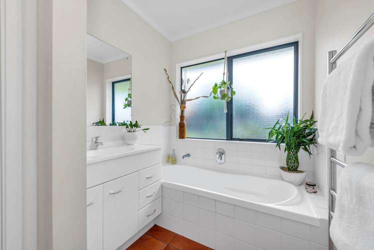 4a Sunkist Bay Road Beachlands_12