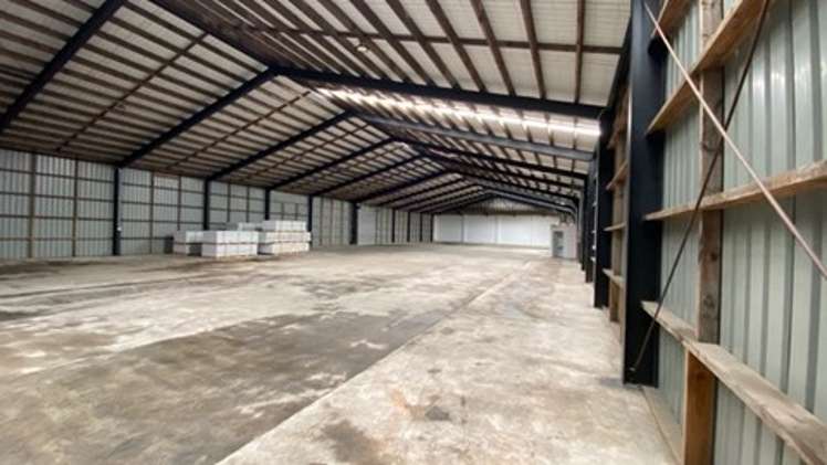 Unit B/2-30 Mill Road Helensville_5