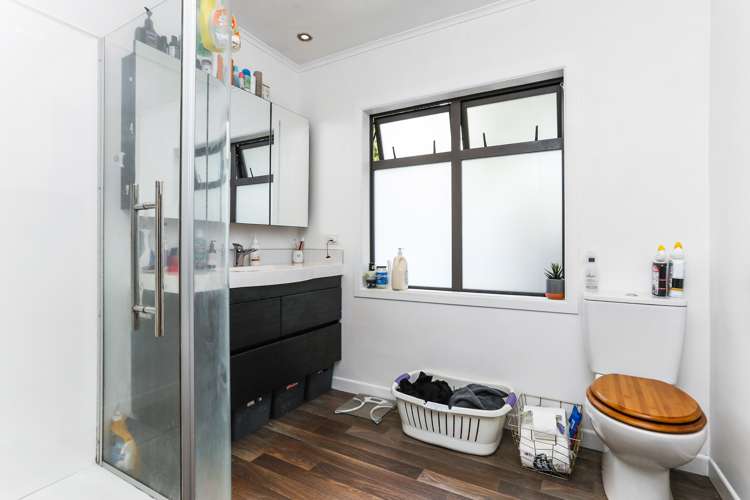 304 Glengarry Road Glen Eden_21