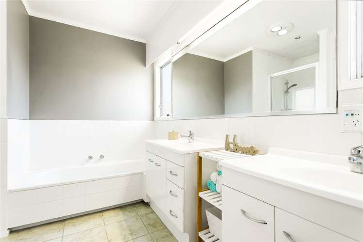 11 Dawn Place Te Atatu South_11