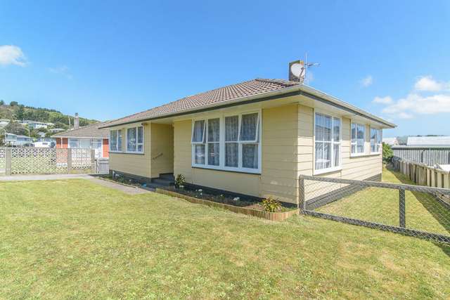 363 Warspite Avenue Waitangirua_1