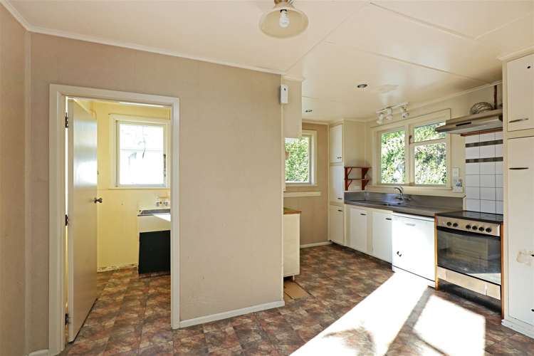 1211 Beatty Place Mayfair_17