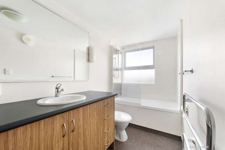 4/24 Patanga Crescent Thorndon_10