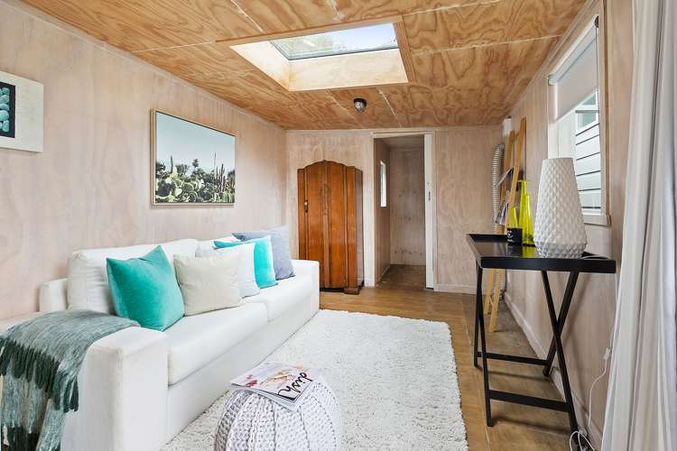 8a Hungerford Road Lyall Bay_10