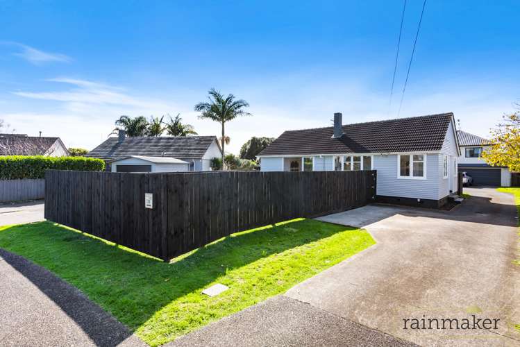 35 Coral Crescent Panmure_16