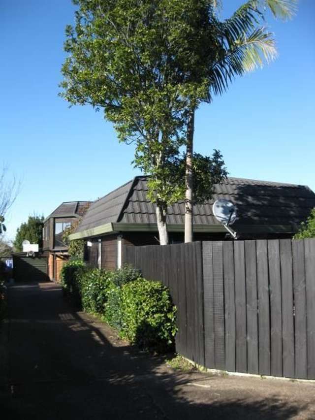 2/67 Dignan Street Point Chevalier_4