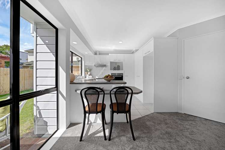 1/25 Headcorn Place Botany Downs_12