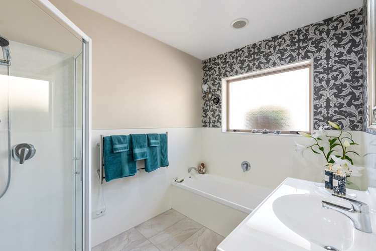 8 Leanne Way Waikanae Beach_15