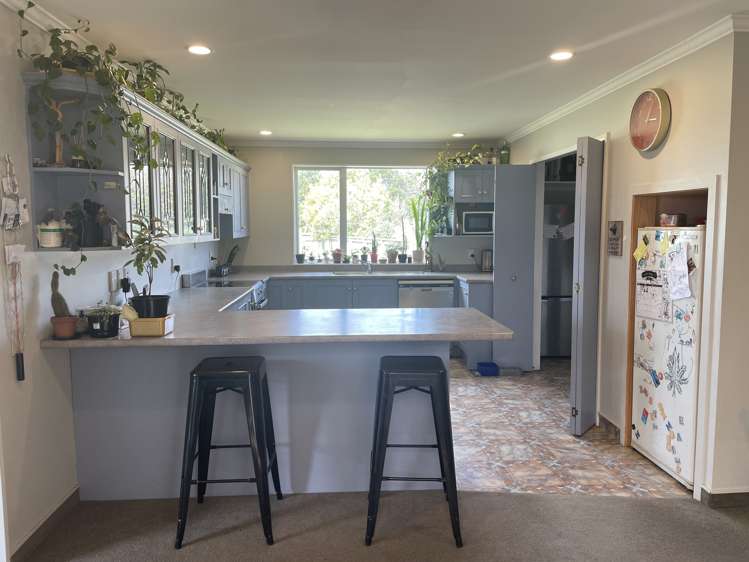 653 Grove Bush Woodlands Road Winton Surrounds_1