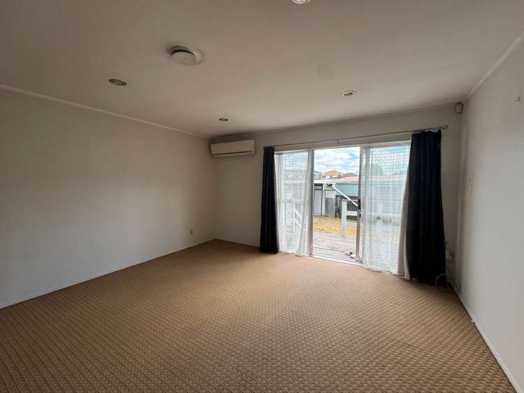 2/21 Challen Close_5