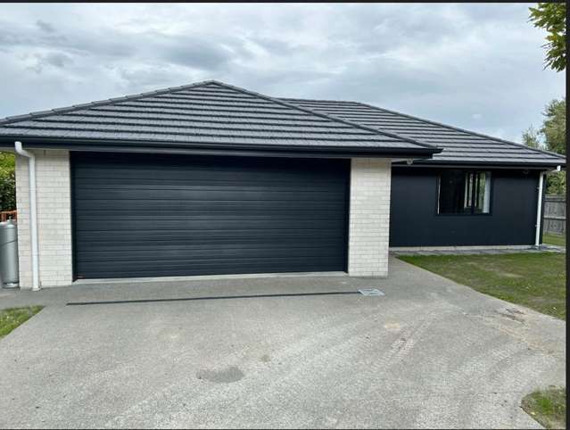 FEATHERSTON - 3 BEDROOMS