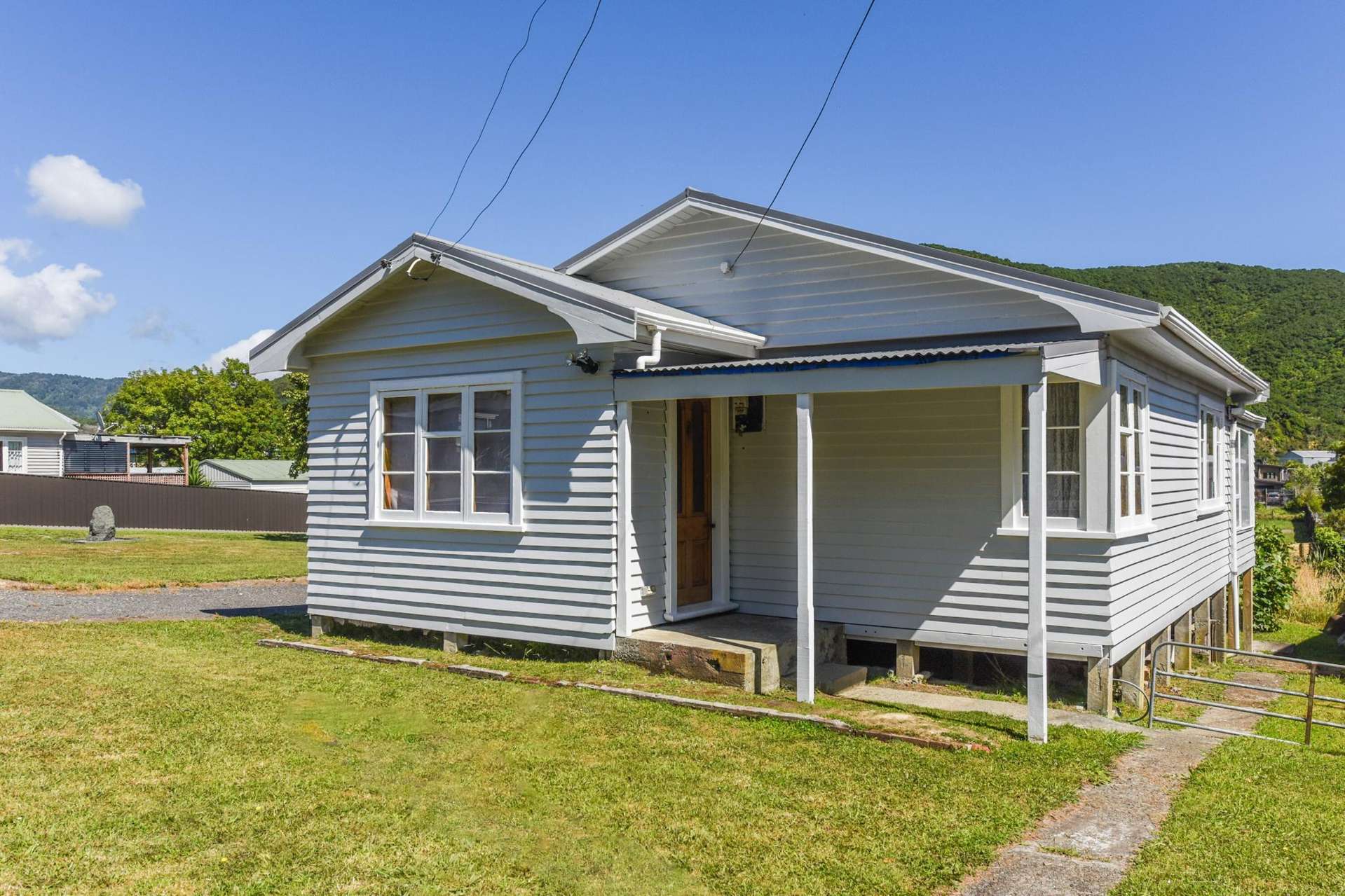 271 Waikawa Road Waikawa_0