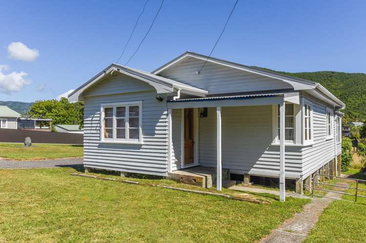 271 Waikawa Road_0