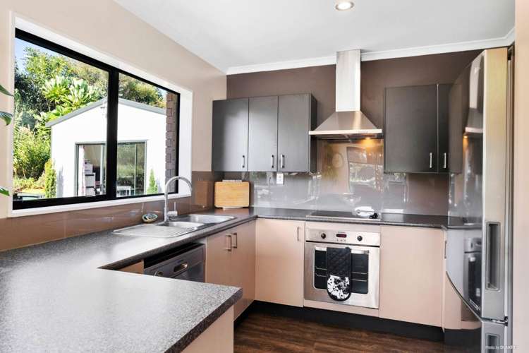 208 Craig Road Pollok_5