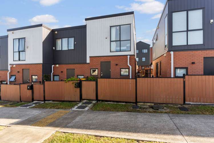 18 Treeline Lane Flat Bush_13