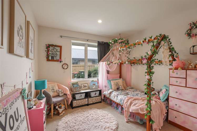 2 Goldrich Grove Netherby_10